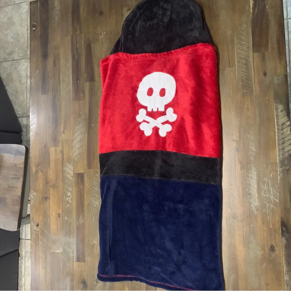 Jumping Beans kids character pirate hooded plush blanket
